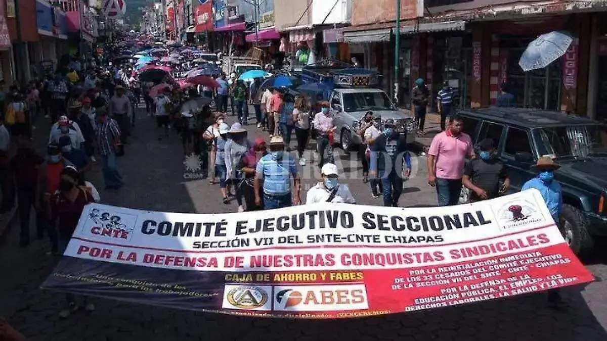 CNTE marcha en Tuxtla Gutiérrez